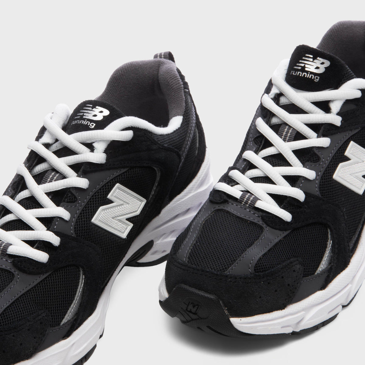 530 - Black/Magnet/Silver Metallic