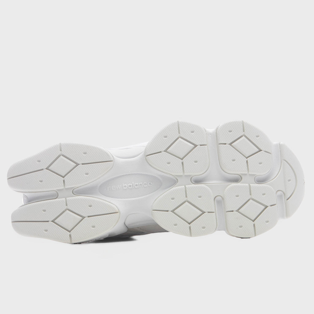 9060 - Reflection/White