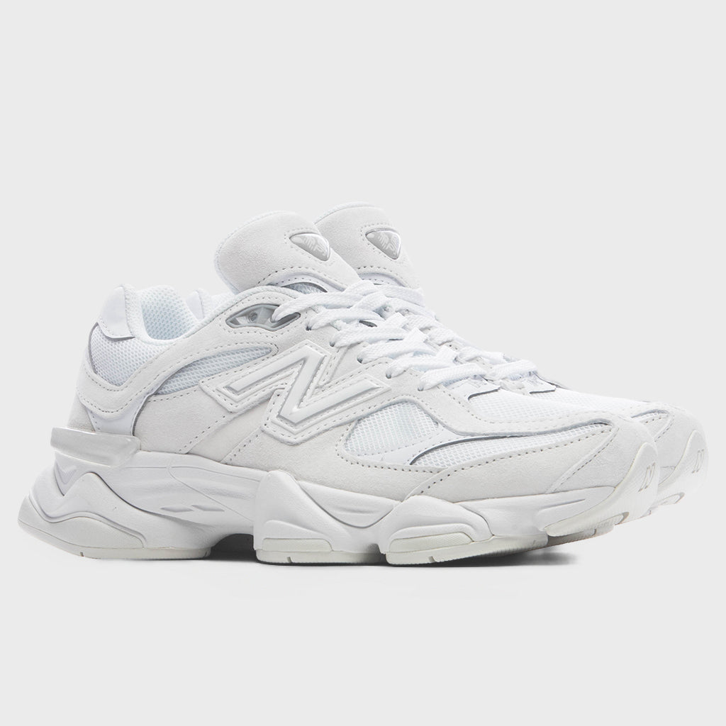 9060 - Reflection/White