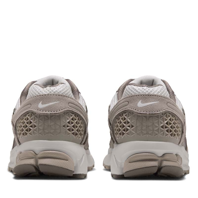 Women's Nike Zoom Vomero 5 - Vast Grey/Photon Dust