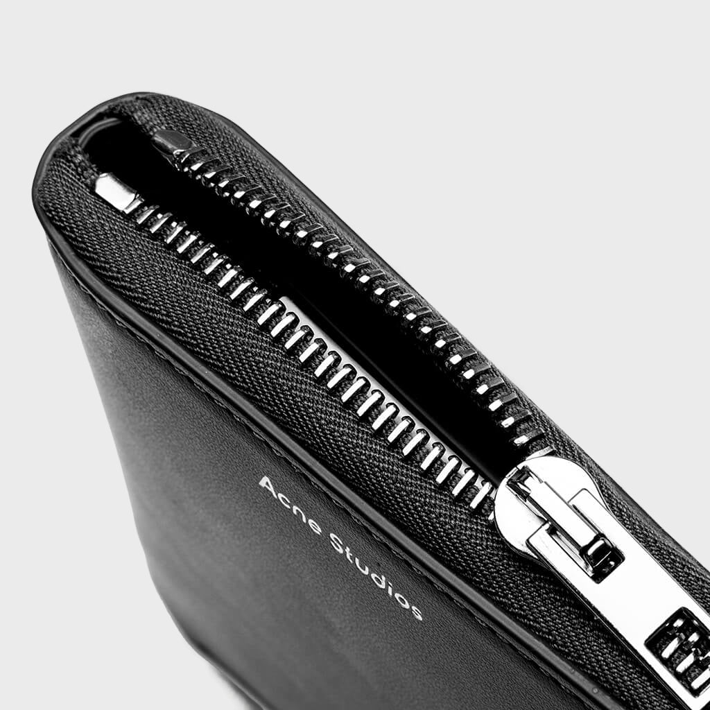 Zipped Wallet - Black