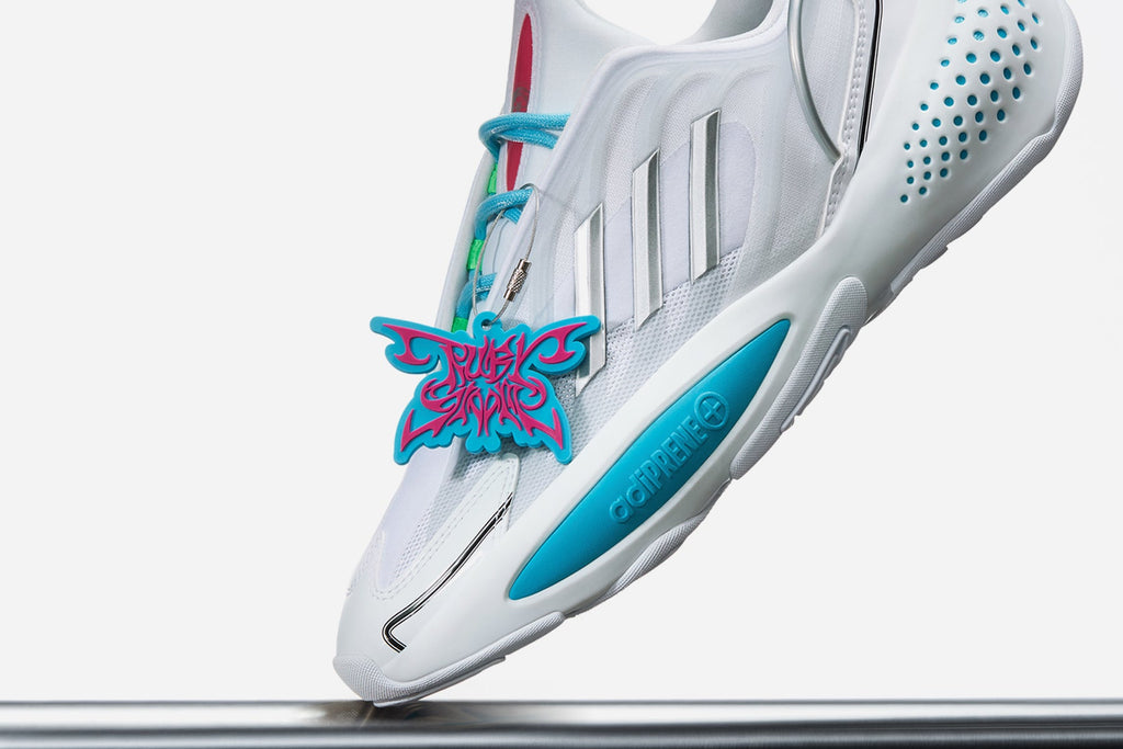 9100M Ozrah - Cloud White/Silver Metallic/Shock Pink