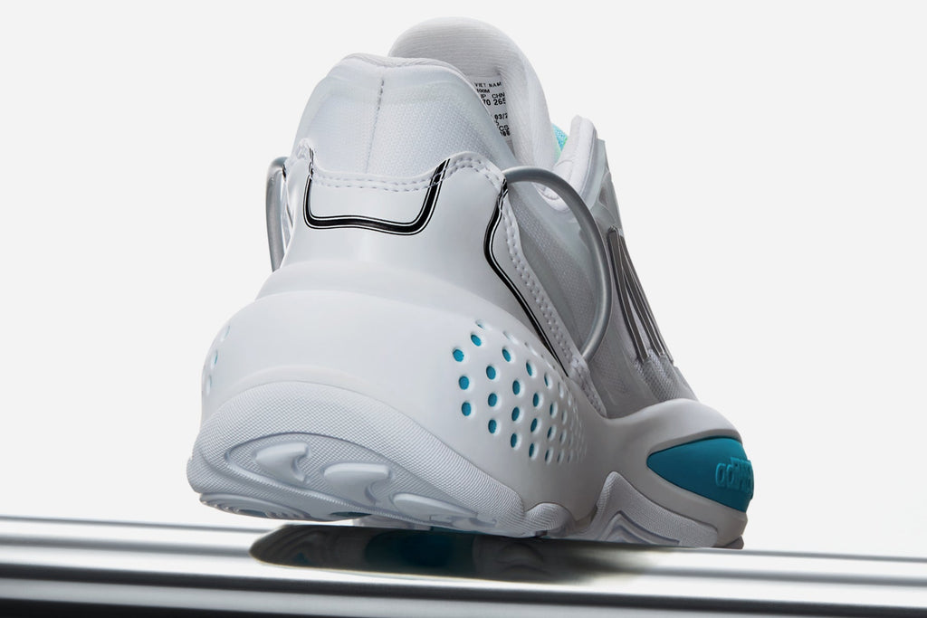 9100M Ozrah - Cloud White/Silver Metallic/Shock Pink
