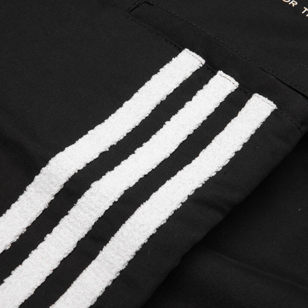007 Shorts - Black
