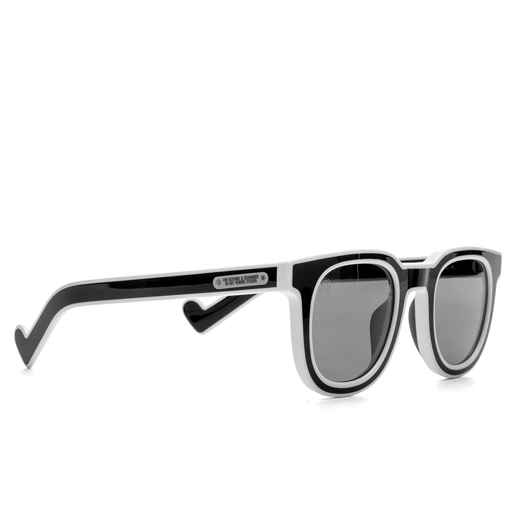 Radiant - Black/White/Black