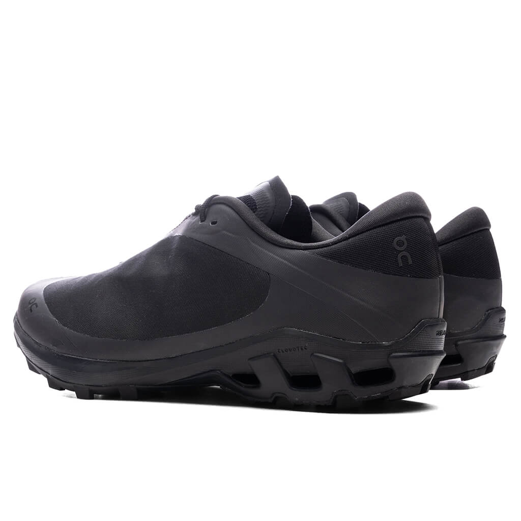Cloudventure Peak - All Black