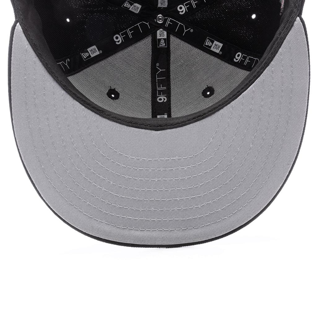 Old English Plaza Snapback - Black/Snow Grey