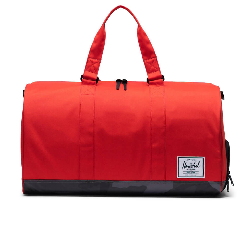 Novel Duffle - Fiery Red/Night Camo