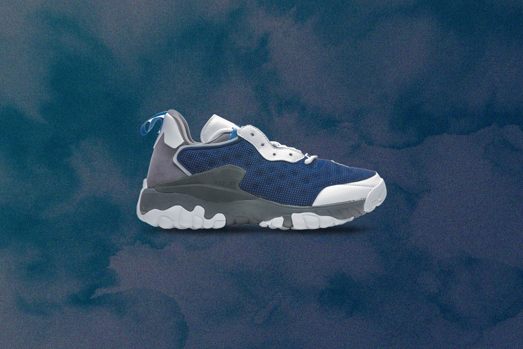 Delta 2 SP 'Flint' - White/University Blue/Iron Grey