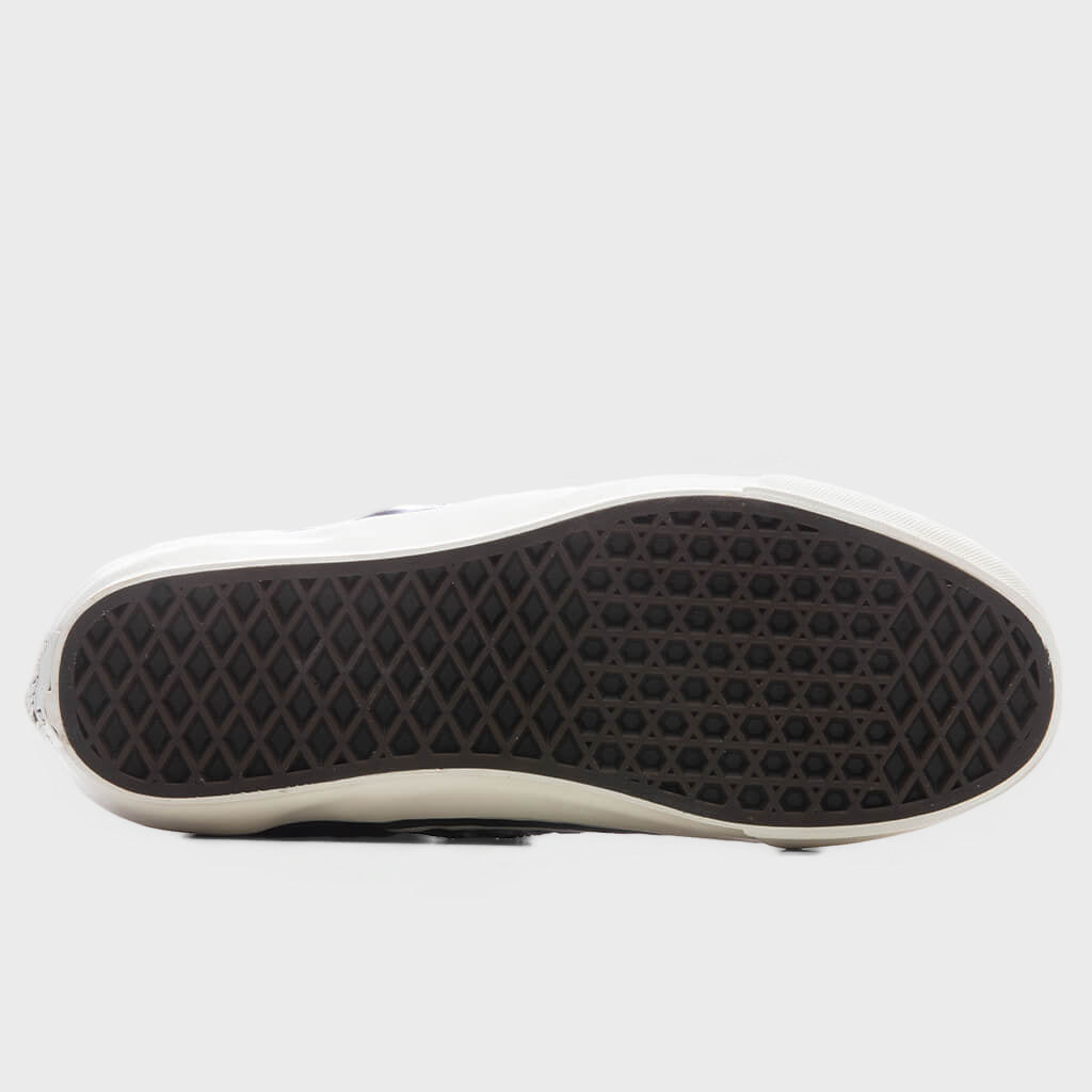 Premium LX Classic Slip-On 98 Cardigan - Black/White