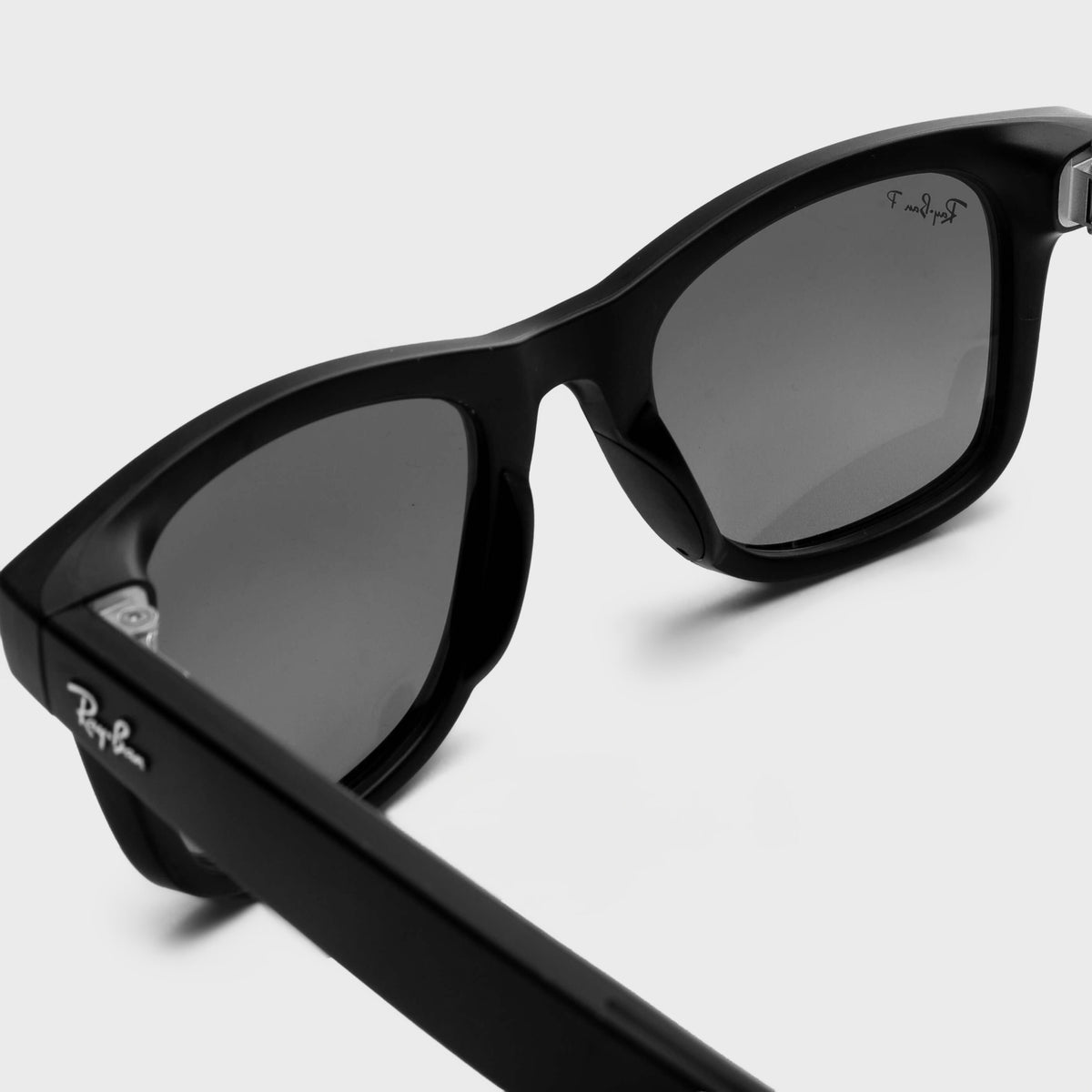 Meta Wayfarer Gen 2 - Matte Black/Polar Gradient Graphite