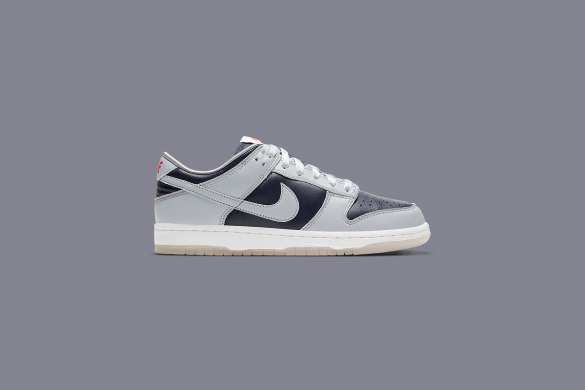 Women's Dunk Low SP - College Navy/Wolf Grey