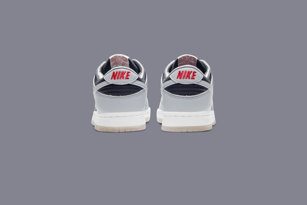 Women's Dunk Low SP - College Navy/Wolf Grey