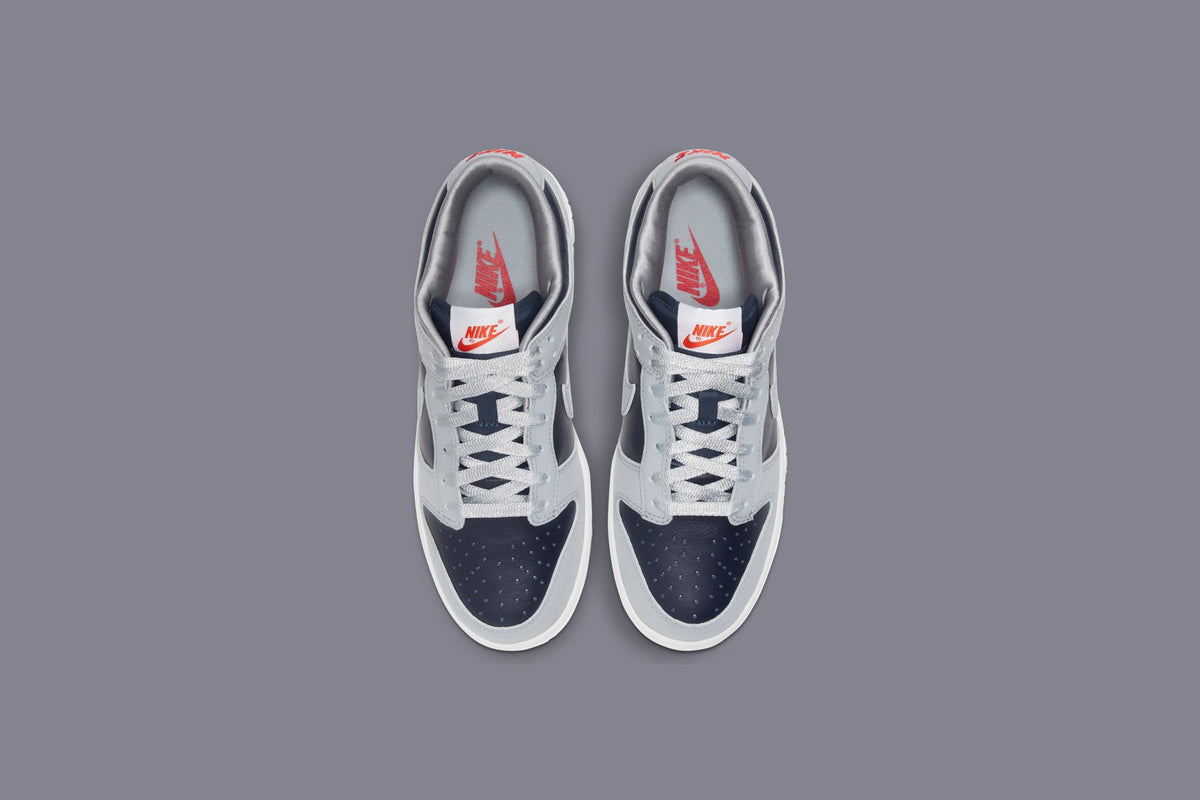 Women's Dunk Low SP - College Navy/Wolf Grey