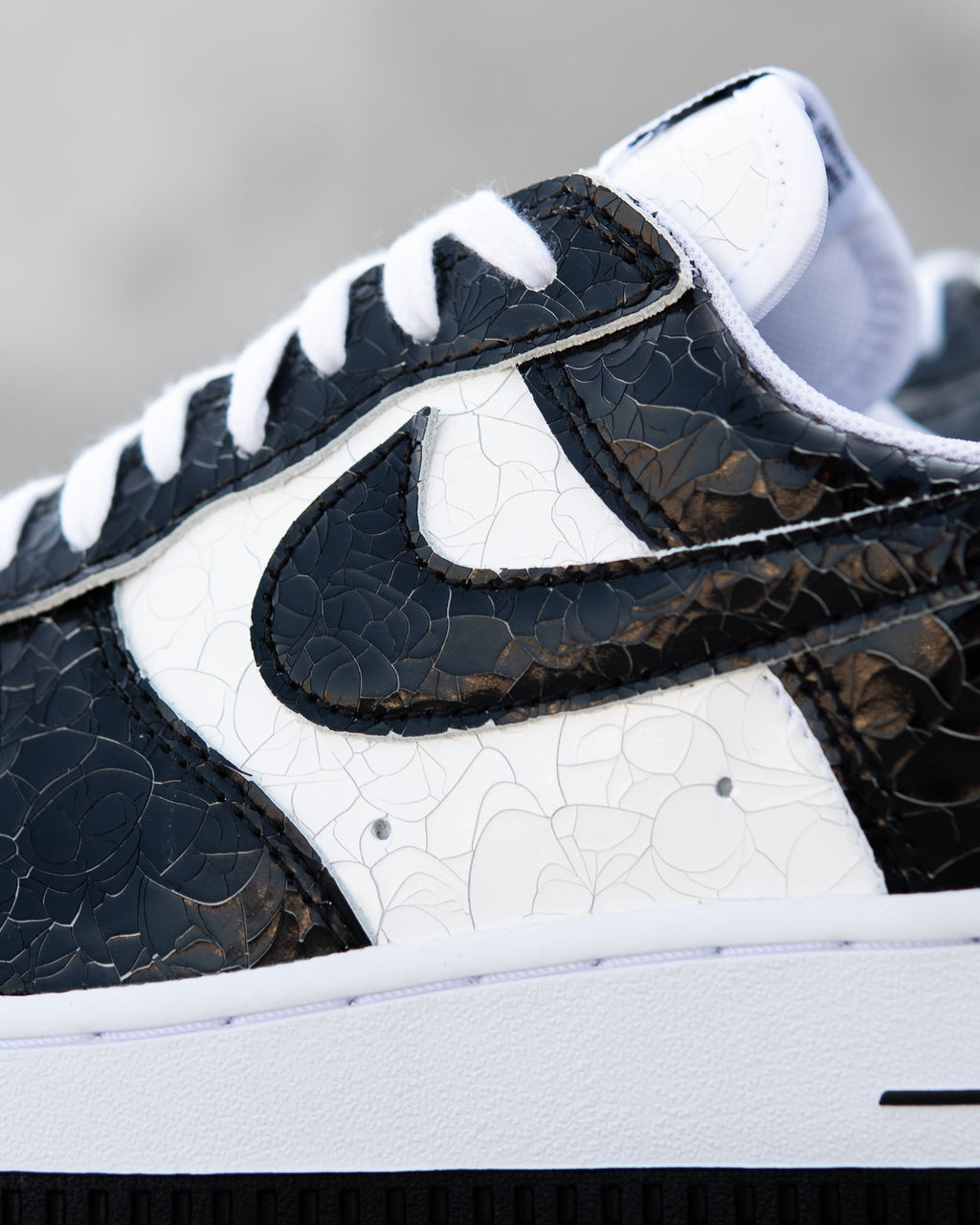 Nike Air Force 1 'Cracked Leather' - Black/White