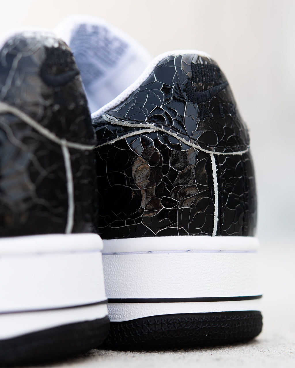Nike Air Force 1 'Cracked Leather' - Black/White
