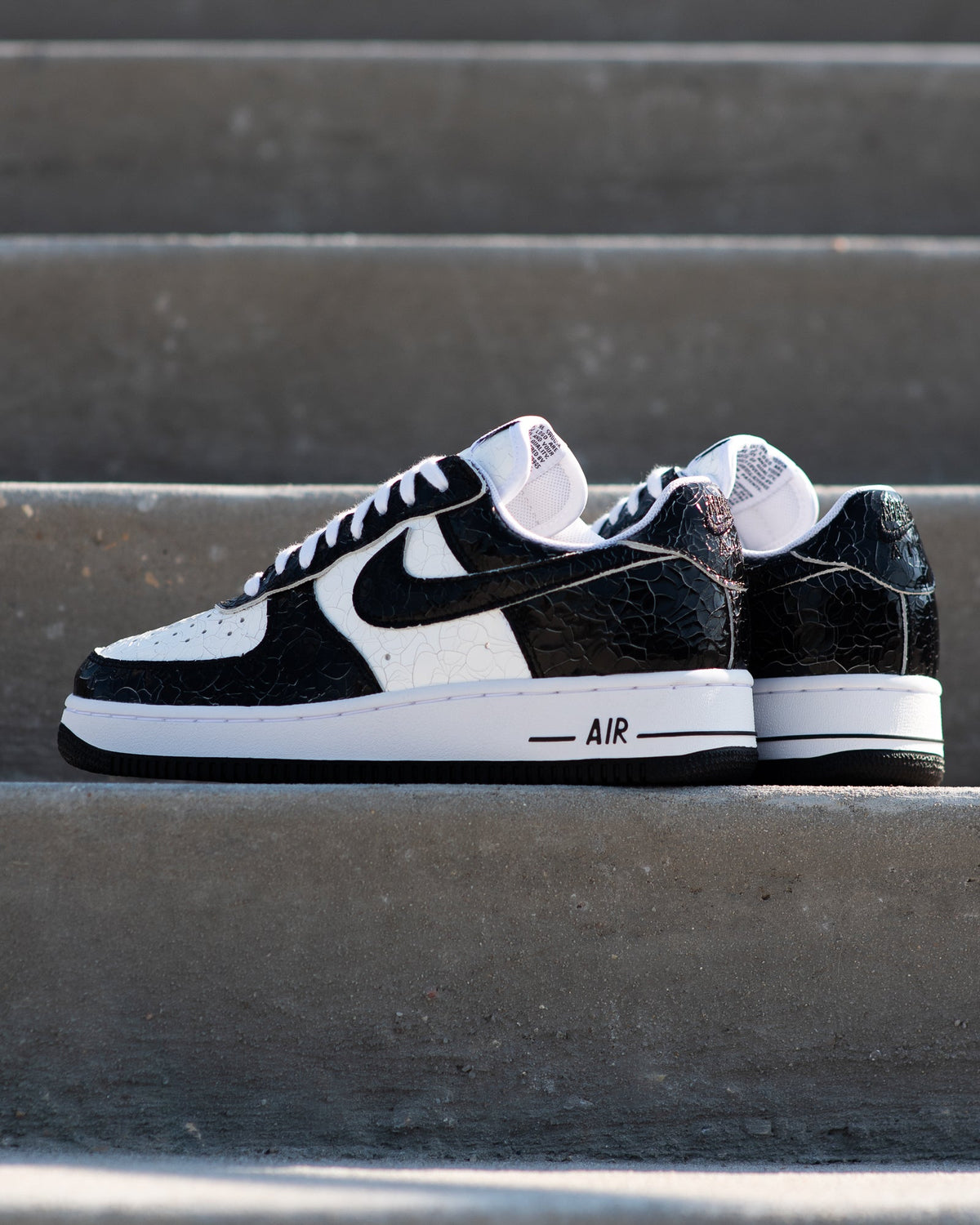 Nike Air Force 1 'Cracked Leather' - Black/White
