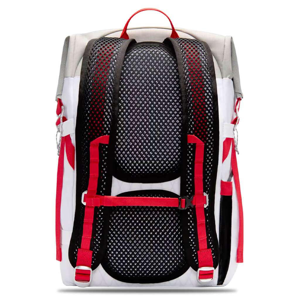 Aysen Backpack (32L) - White/Photon Dust/Black
