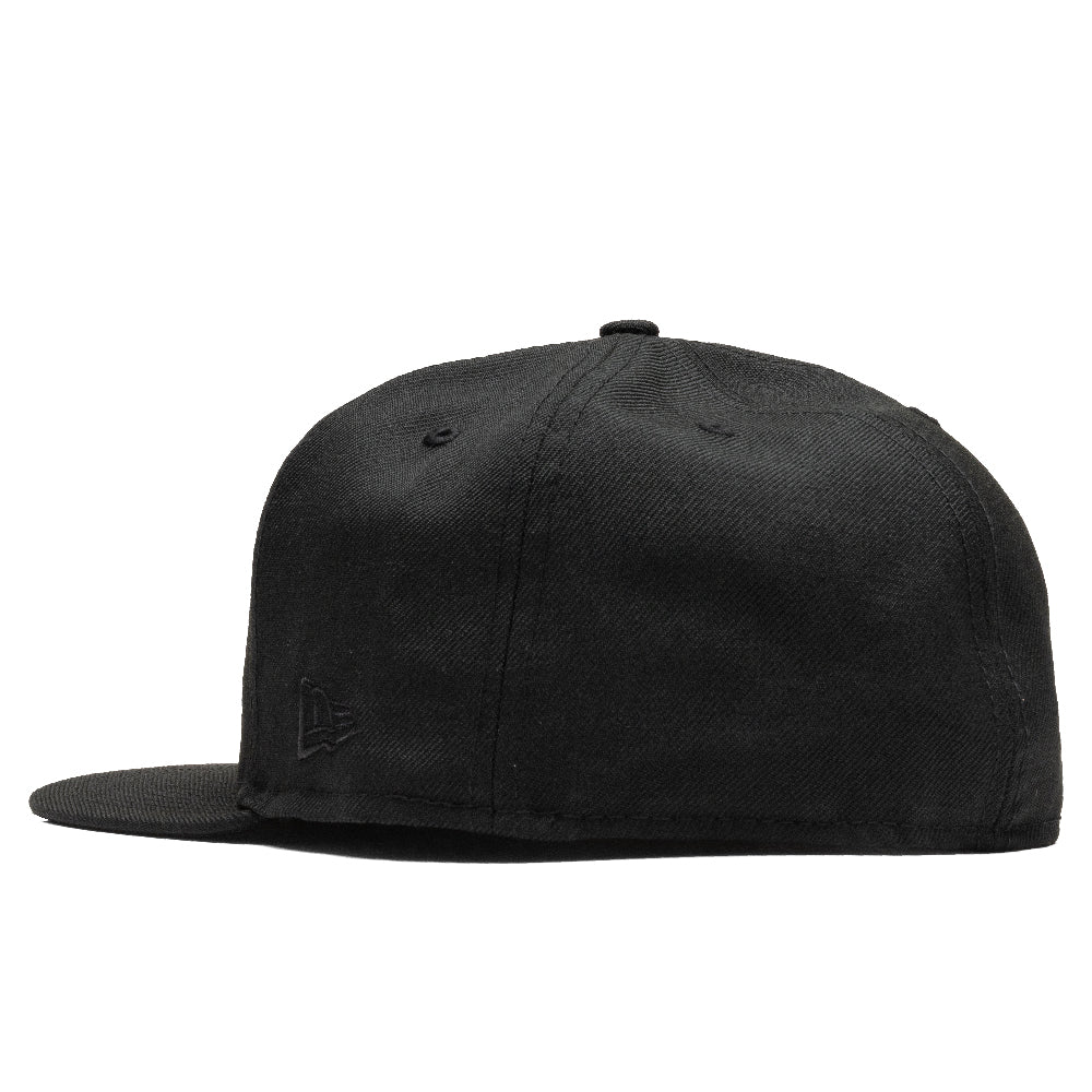 Blackout Crown Fitted - Black/Black