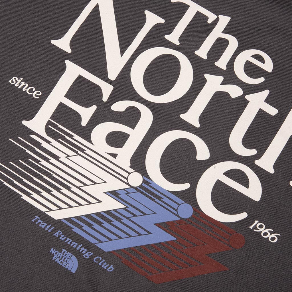 Retro Trail Relaxed Graphic S/S Tee - Anthracite Grey