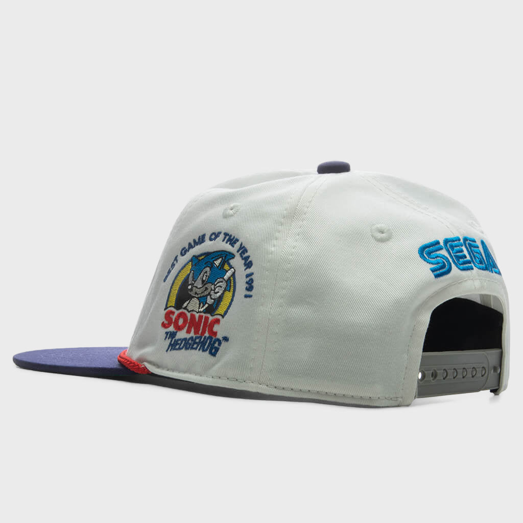 Logo Font Cap - White