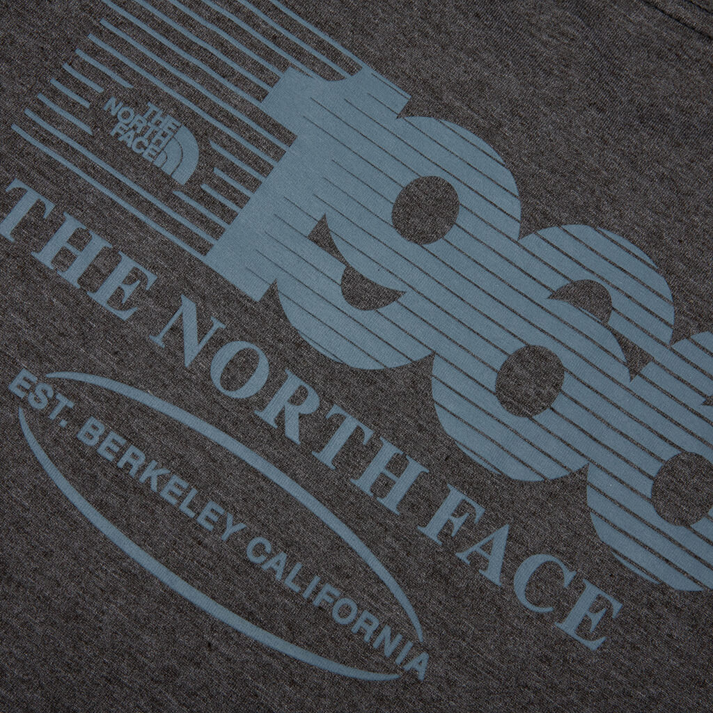 Tri-Blend Logo Play S/S Tee - TNF Black Heather