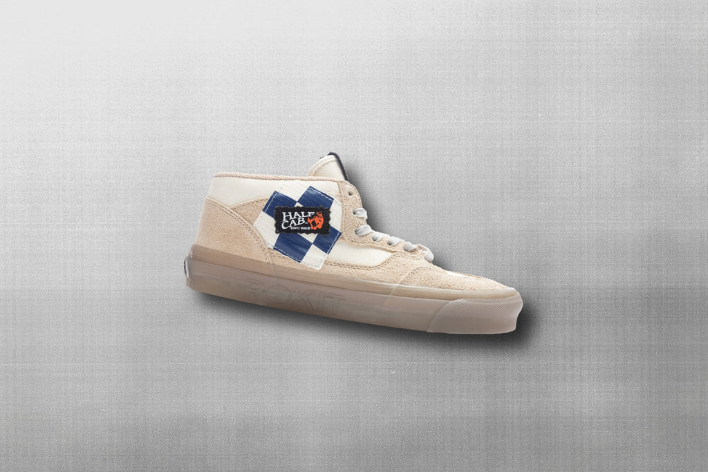 Half Cab 33 DX - Translucent Pebble