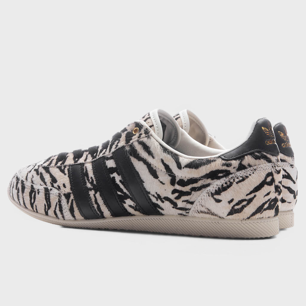 Women's Japan - Off White/Core Black/Core Black