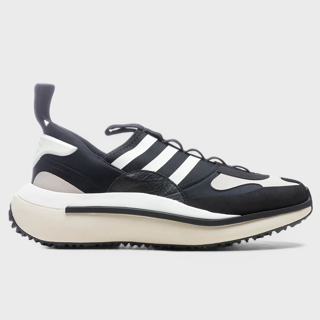 Qisan Cozy - Black/Core White/Chalk Pearl
