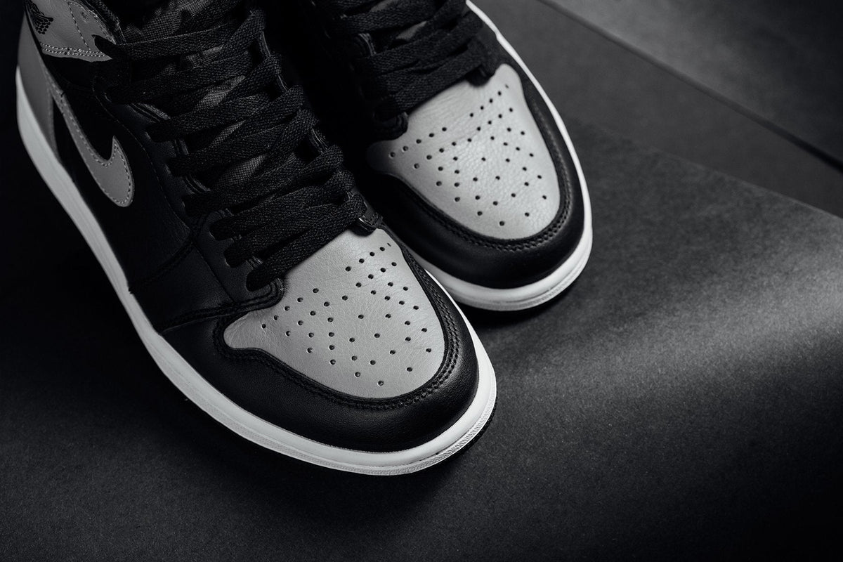 Air Jordan 1 Retro High OG (GS) "Shadow" - Black/Medium Grey-White