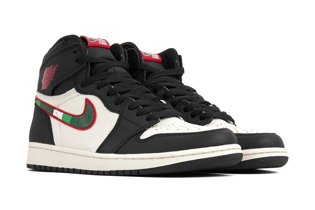 Air Jordan 1 Retro High OG - Black/Varsity Red