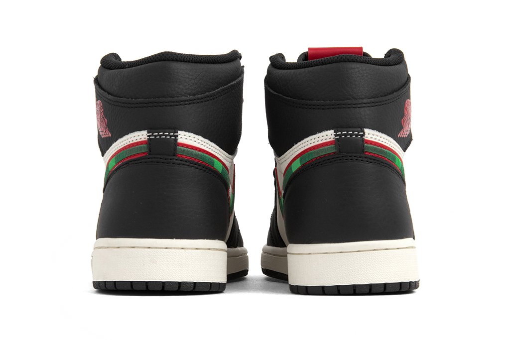 Air Jordan 1 Retro High OG - Black/Varsity Red