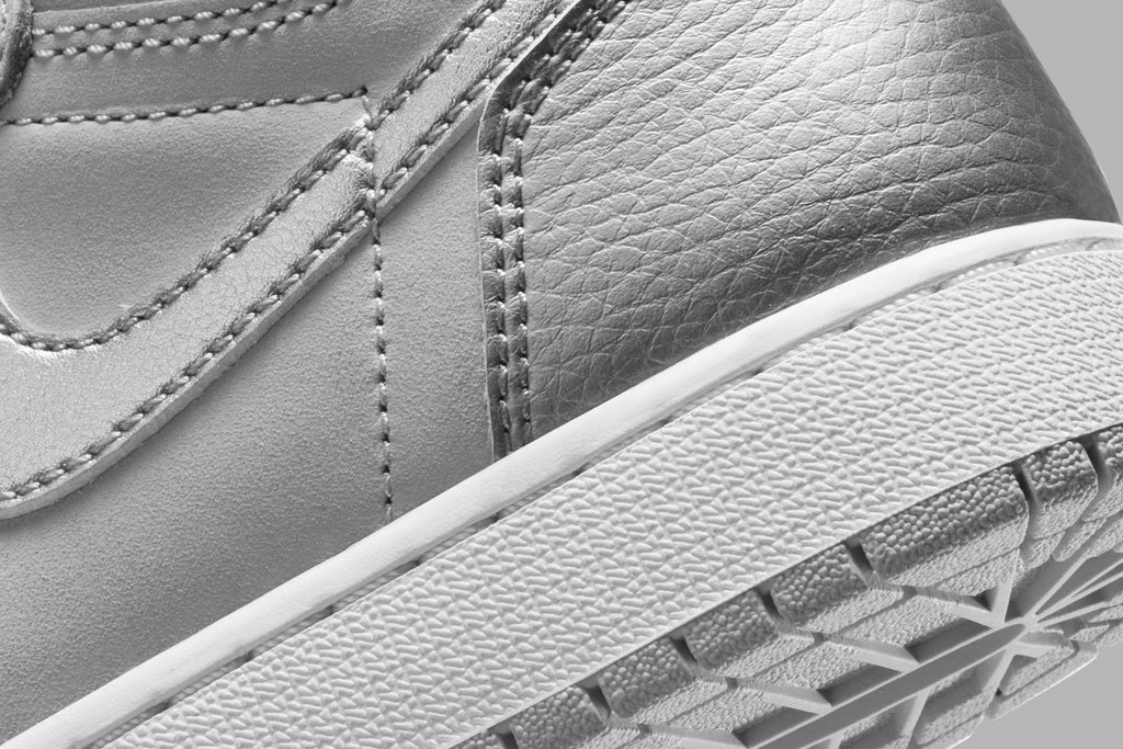 Air Jordan 1 Retro High OG CO.JP (GS) "Tokyo" - Neutral Grey/Metallic Silver
