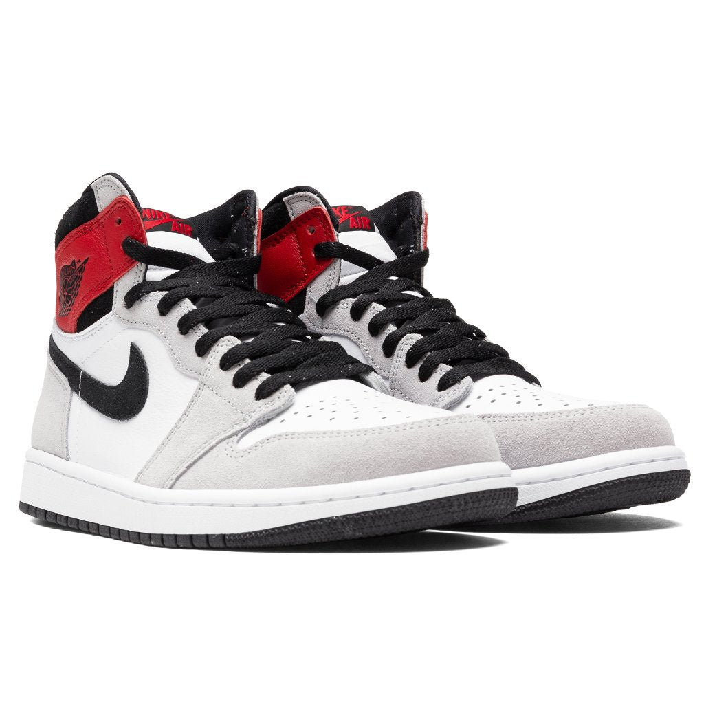 Air Jordan 1 Retro High OG "Light Smoke Grey" - White/Black