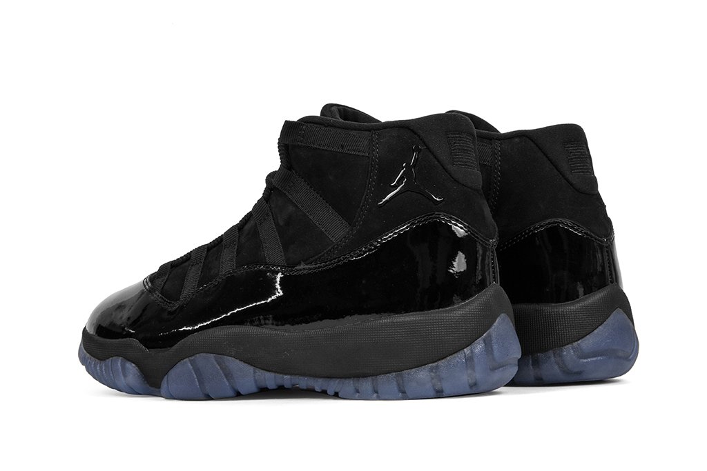 Air Jordan 11 Retro 'Cap and Gown' - Black/Black