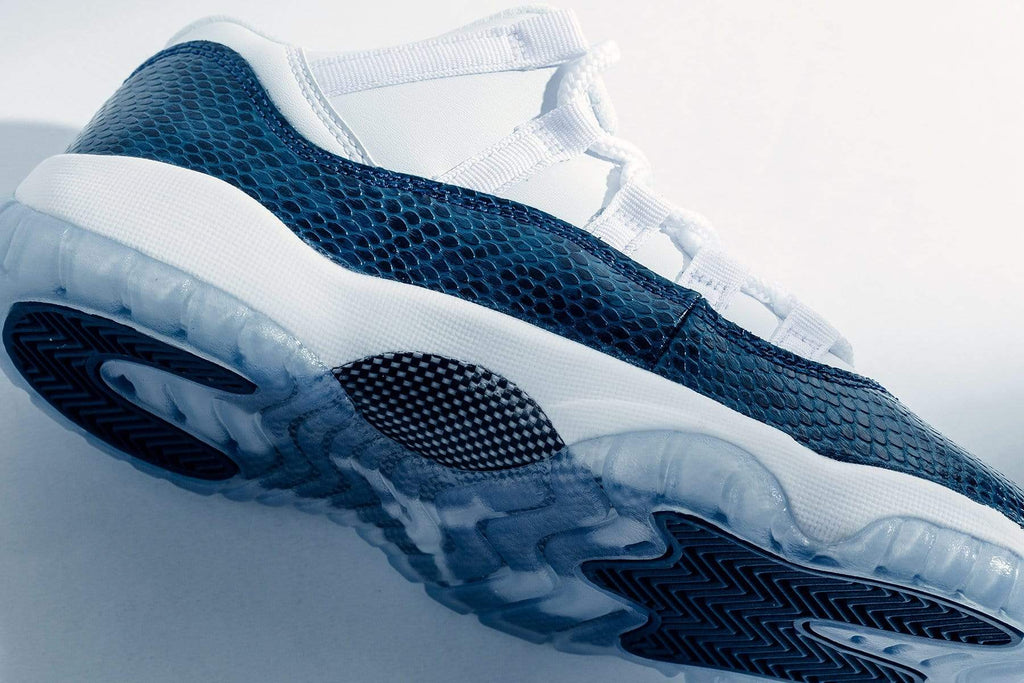 Air Jordan 11 Retro Low LE (GS) "Blue Snakeskin" - White/Black/Navy