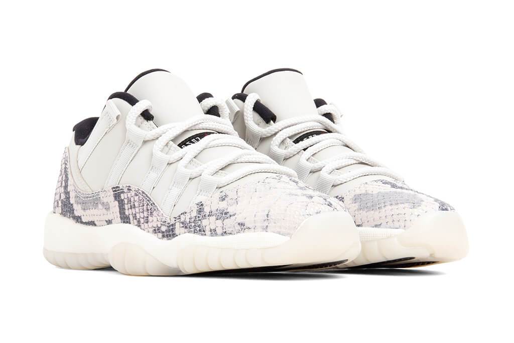 Air 11 Retro Low LE GS "Light Bone" - Light Bone/University Red