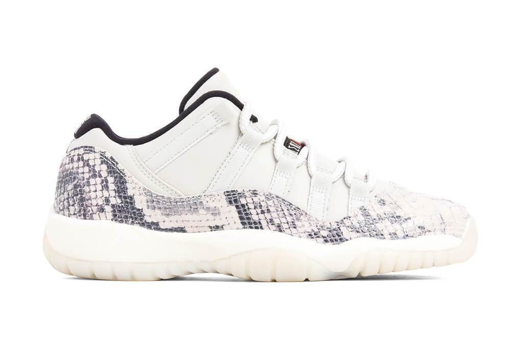 Air 11 Retro Low LE GS "Light Bone" - Light Bone/University Red
