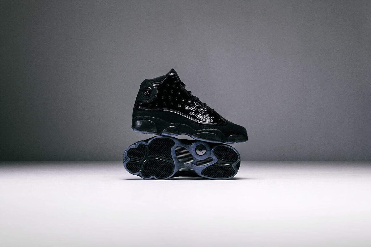 Air Jordan 13 Retro Youth "Cap and Gown" - Black/Black