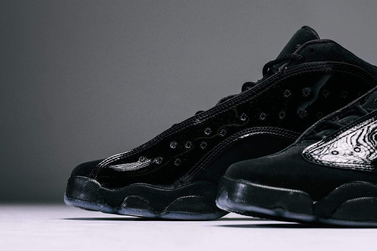 Air Jordan 13 Retro Youth "Cap and Gown" - Black/Black