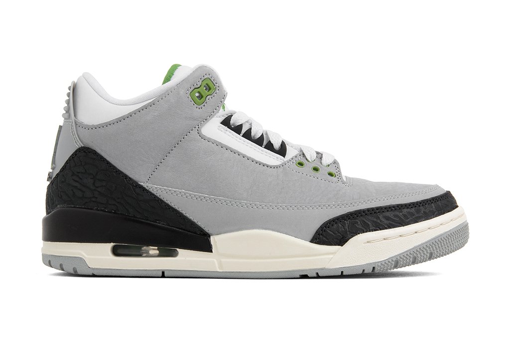 Air Jordan 3 Retro - Light Smoke Grey/Chlorophyll