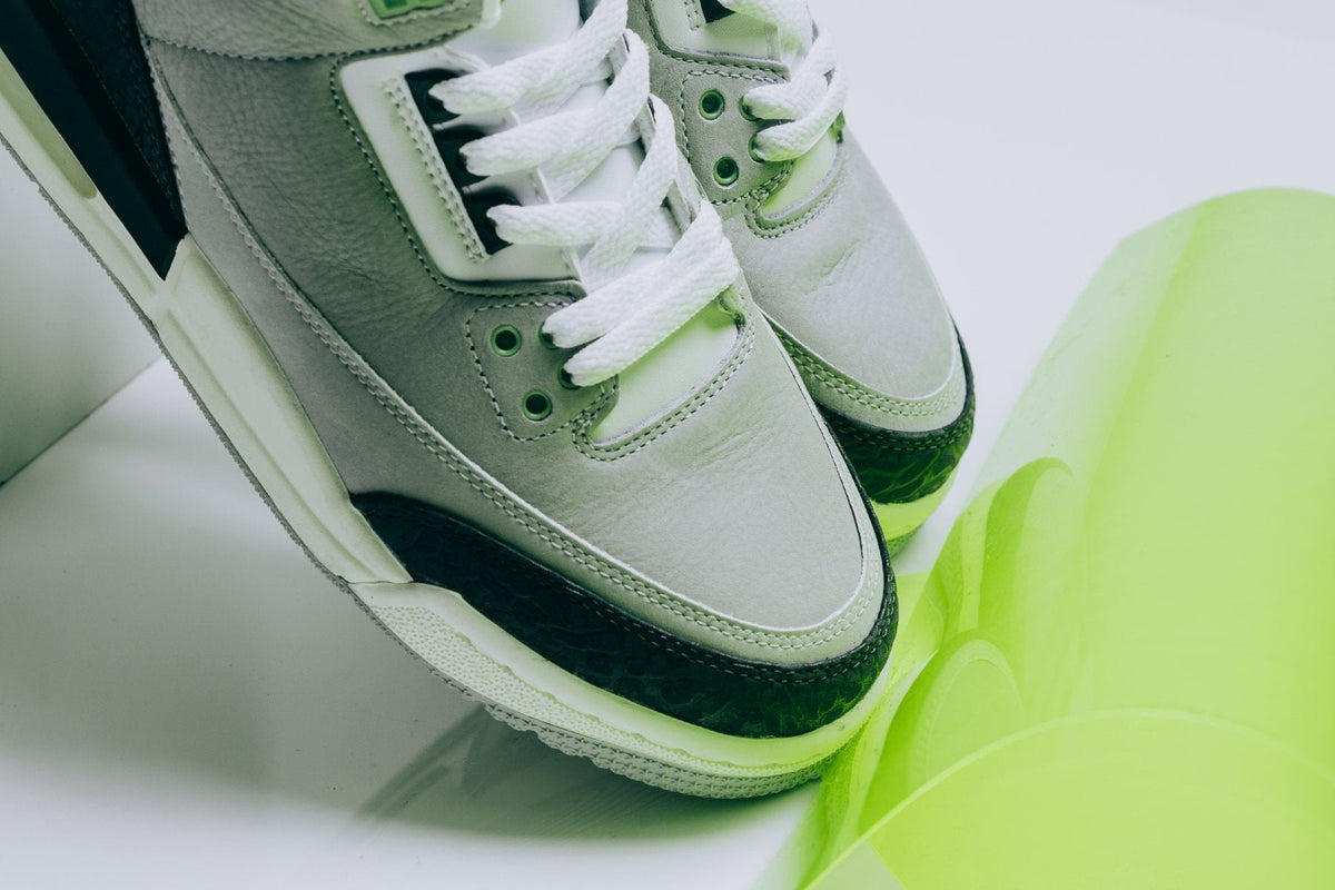 Air Jordan 3 Retro (GS) - Light Smoke Grey/Chlorophyll