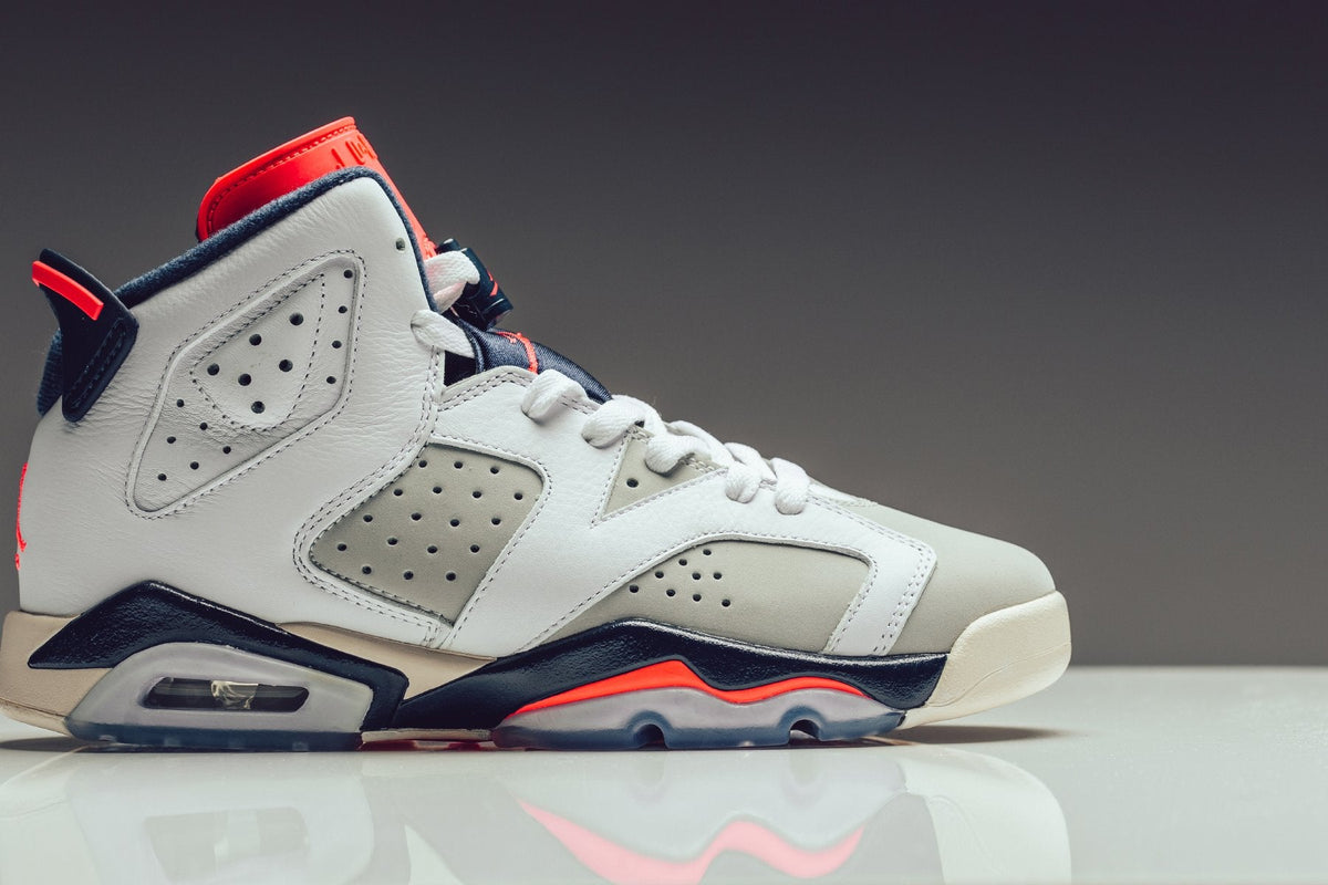 Air Jordan 6 Retro Youth - White/Infrared 23