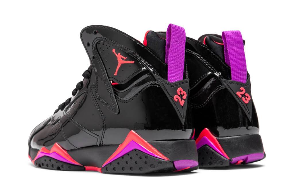 Women's Air Retro 7 - Black/Bright Crimson/Anthracite