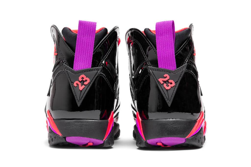 Women's Air Retro 7 - Black/Bright Crimson/Anthracite