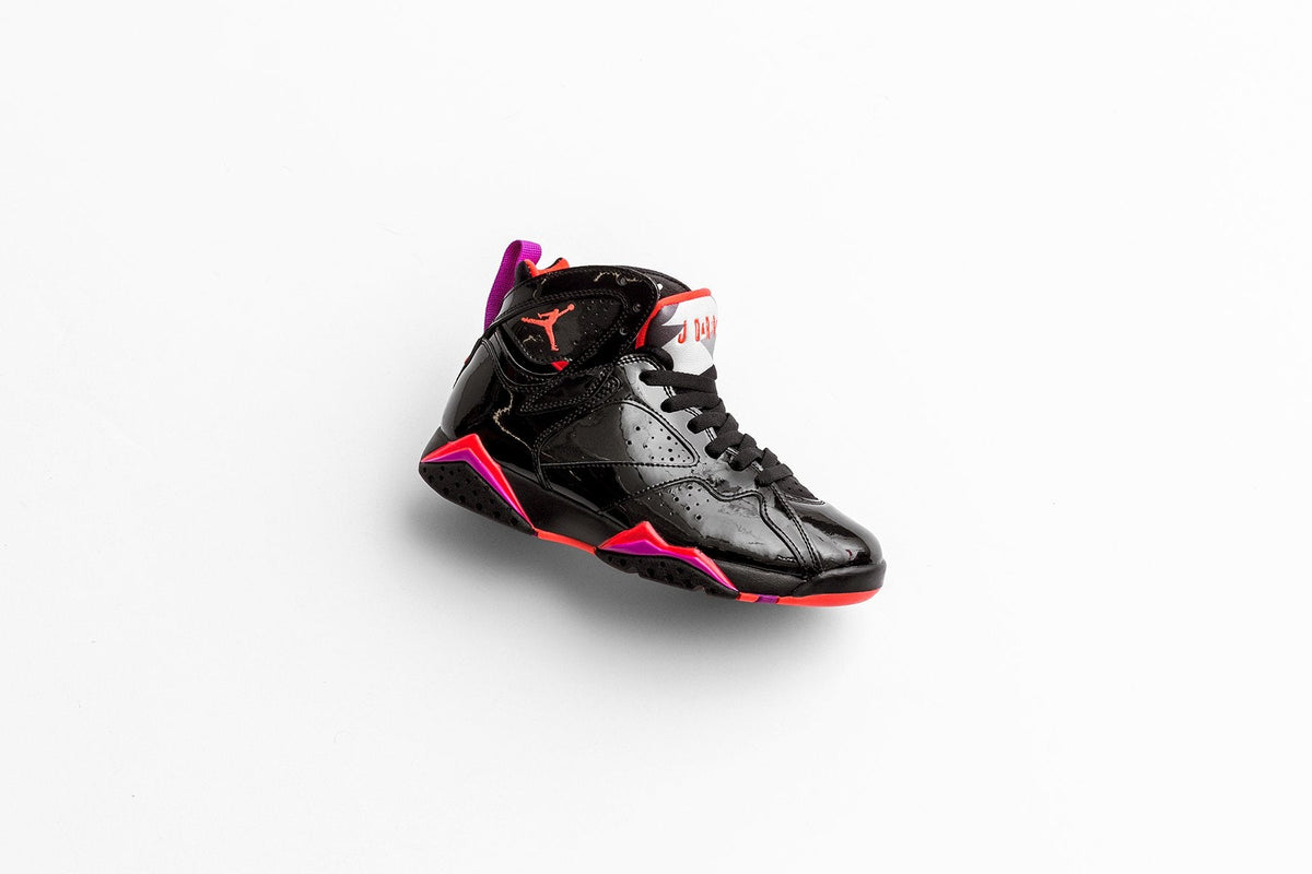 Women's Air Retro 7 - Black/Bright Crimson/Anthracite