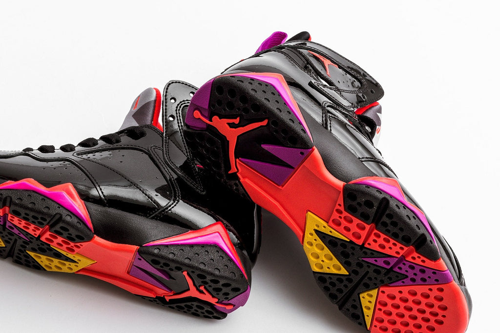 Women's Air Retro 7 - Black/Bright Crimson/Anthracite