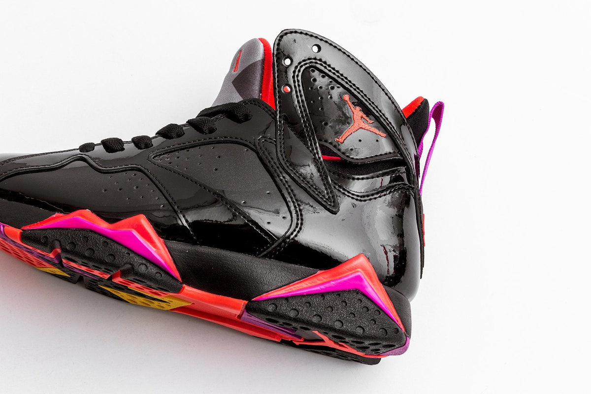Women's Air Retro 7 - Black/Bright Crimson/Anthracite