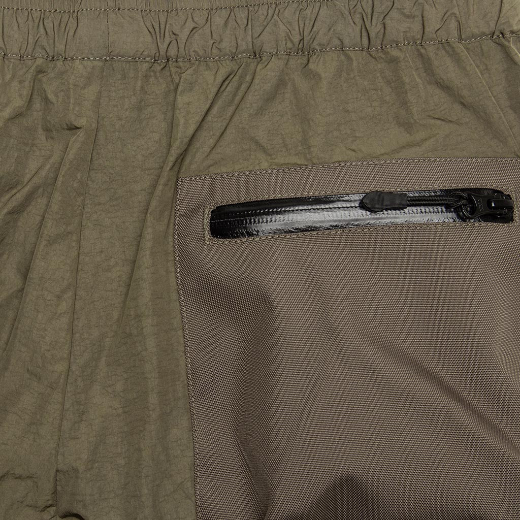 High Shrunk Nylon Cargo Shorts - Olive