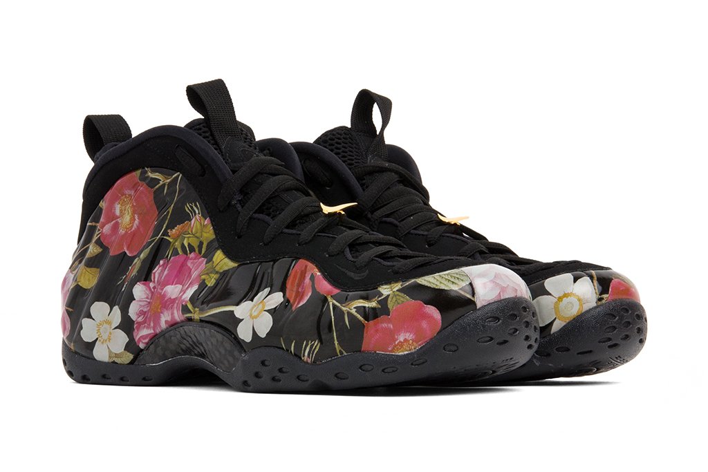 Nike Air Foamposite One - Black/Black/White